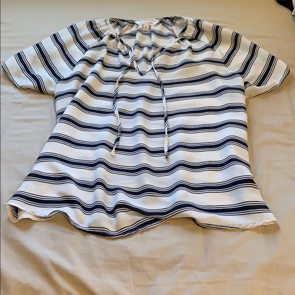 Sheer short sleeve top! - Picture 1 of 3